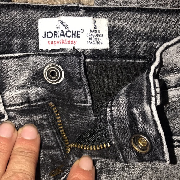 Jordache Super Skinny Dark Gray Faded Skinny Jeans - Picture 6 of 6
